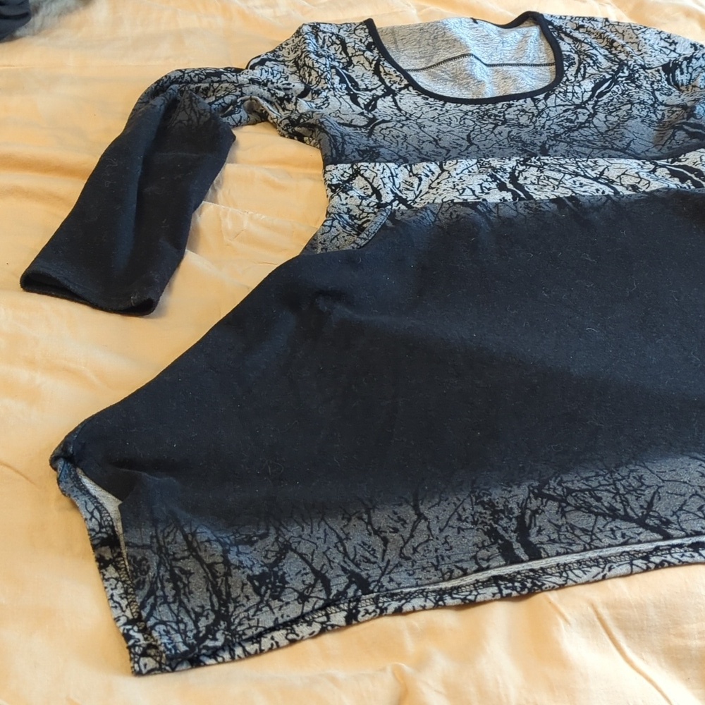 Tree Patterned Top - Picture 5 of 9